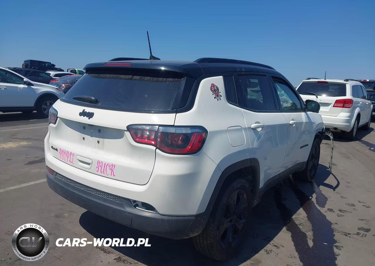 2019 Jeep Compass Altitude 4X4 VIN:3C4NJDBB8KT713128 - 4