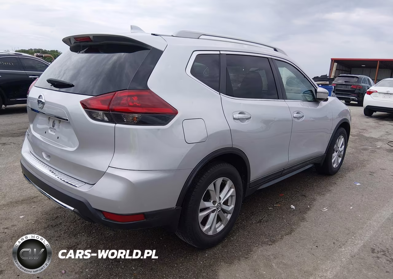 2018 Nissan Rogue S VIN:5N1AT2MT6JC815150 - 4