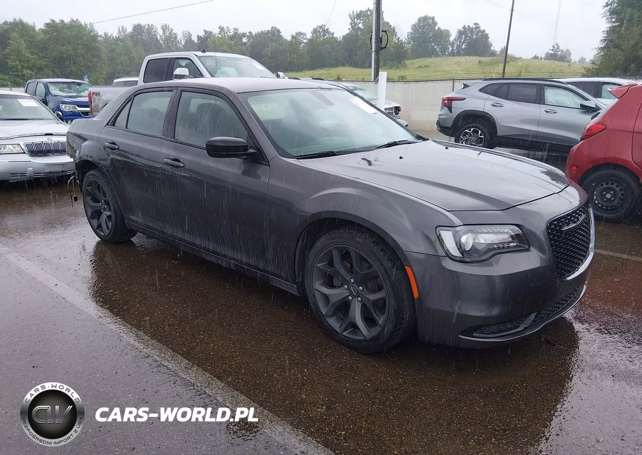 2020 Chrysler 300 Touring VIN:2C3CCAAG1LH212707 - 1