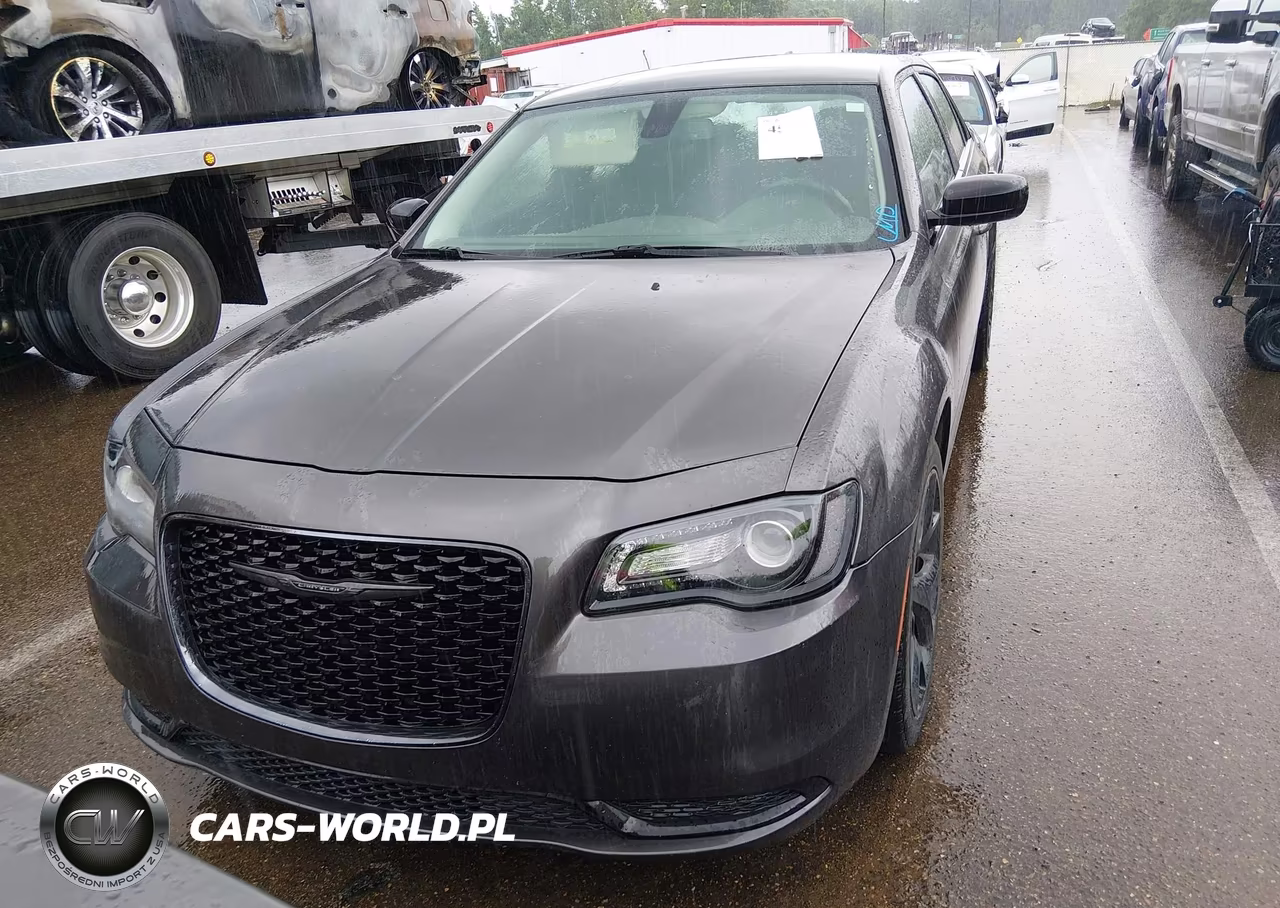 2020 Chrysler 300 Touring VIN:2C3CCAAG1LH212707 - 13