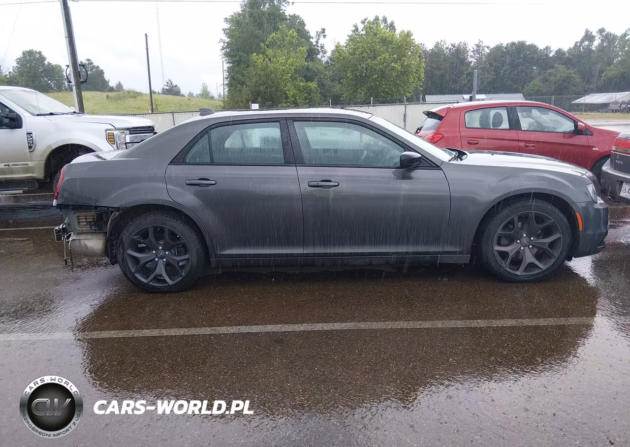 2020 Chrysler 300 Touring VIN:2C3CCAAG1LH212707 - 14