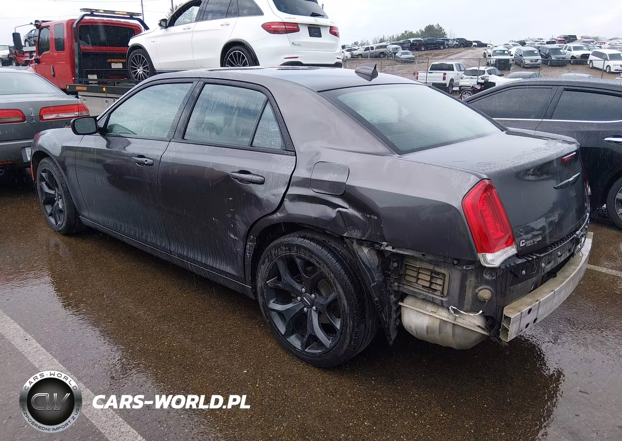 2020 Chrysler 300 Touring VIN:2C3CCAAG1LH212707 - 3