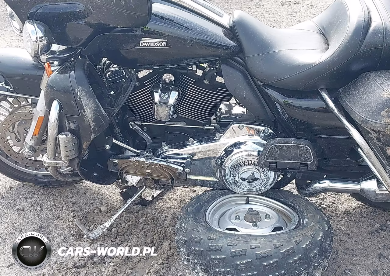 2019 Harley-Davidson Flhtcu VIN:1HD1FCC10KB602606 - 9