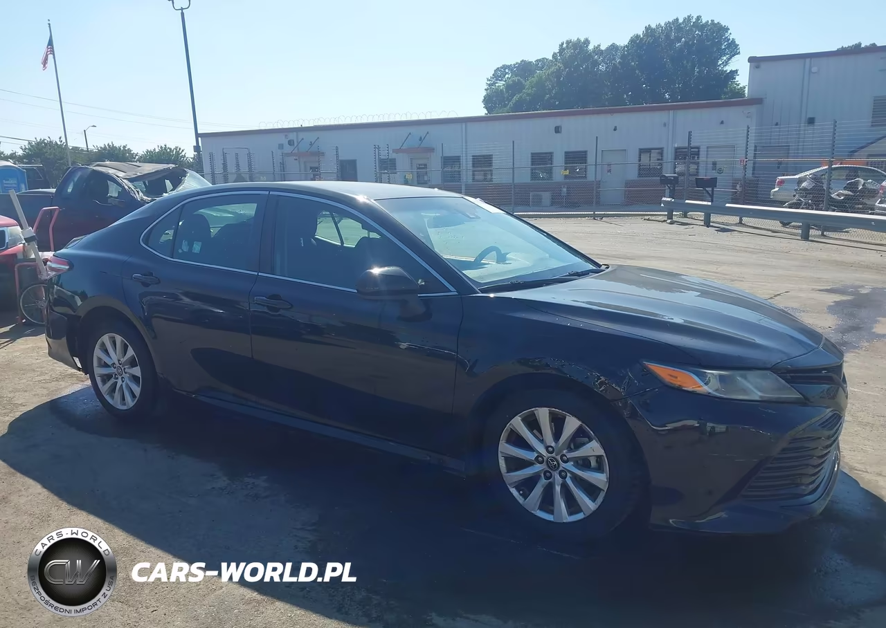 2019 Toyota Camry Le VIN:4T1B11HK2KU819861 - 14
