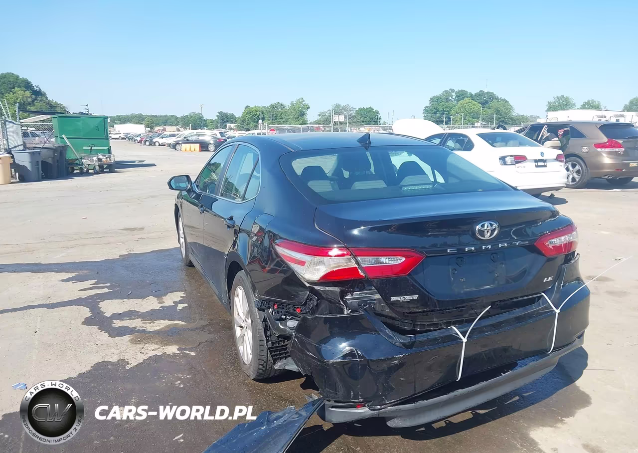2019 Toyota Camry Le VIN:4T1B11HK2KU819861 - 3