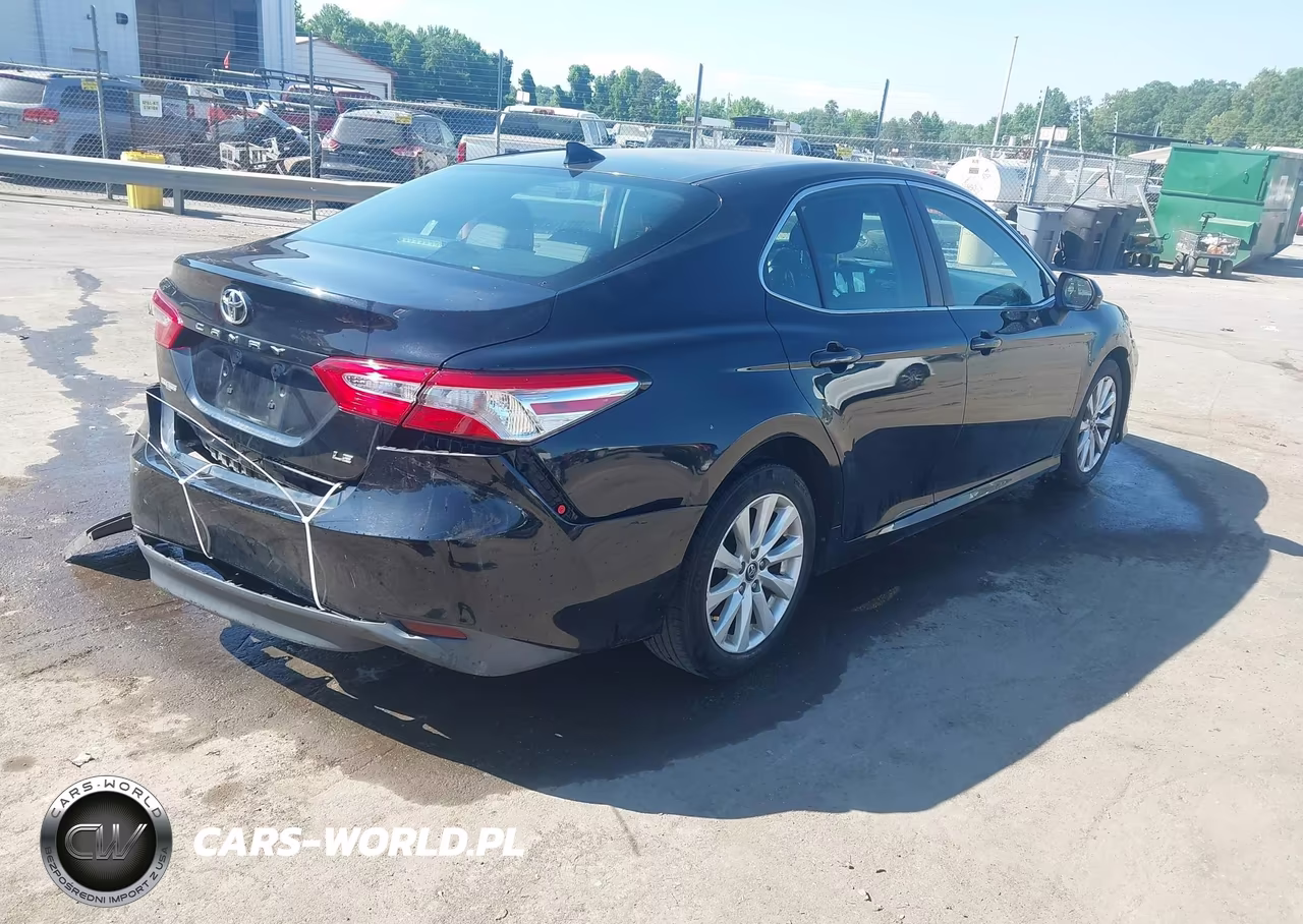 2019 Toyota Camry Le VIN:4T1B11HK2KU819861 - 4
