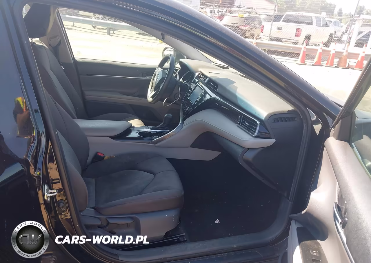 2019 Toyota Camry Le VIN:4T1B11HK2KU819861 - 5