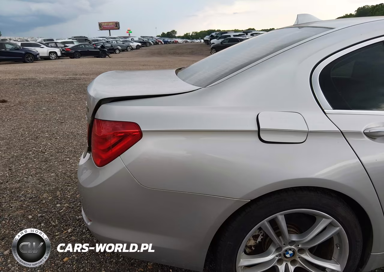 2011 BMW 750Li xDrive VIN:WBAKC8C53BC431629 - 14