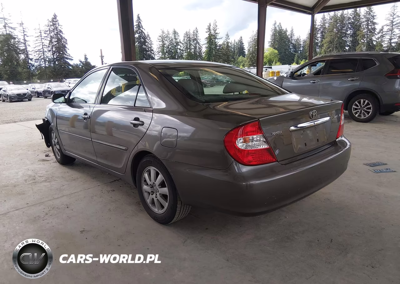 2003 Toyota Camry Xle VIN:JTDBE30K330163145 - 3