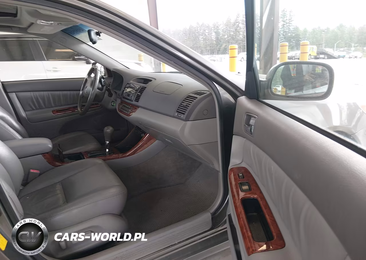 2003 Toyota Camry Xle VIN:JTDBE30K330163145 - 5