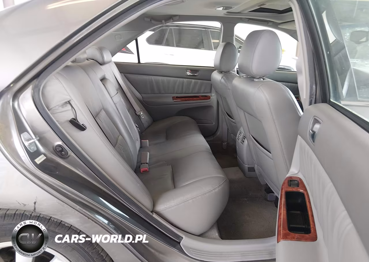 2003 Toyota Camry Xle VIN:JTDBE30K330163145 - 8