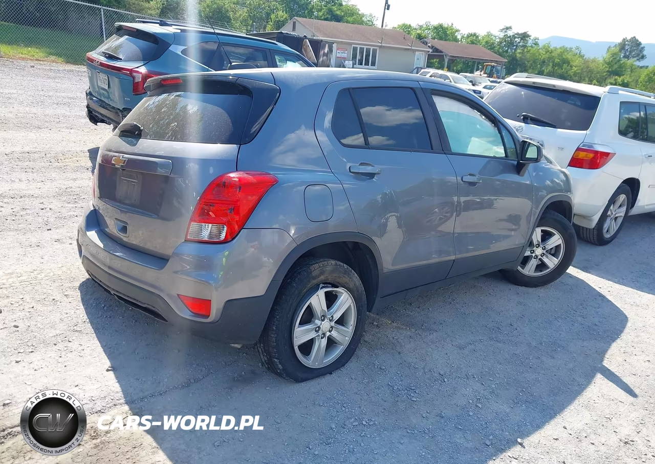 2020 Chevrolet Trax Fwd Ls VIN:3GNCJKSBXLL286037 - 4