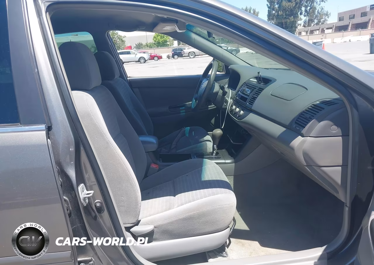 2005 Toyota Camry Le VIN:4T1BE32K25U989506 - 5