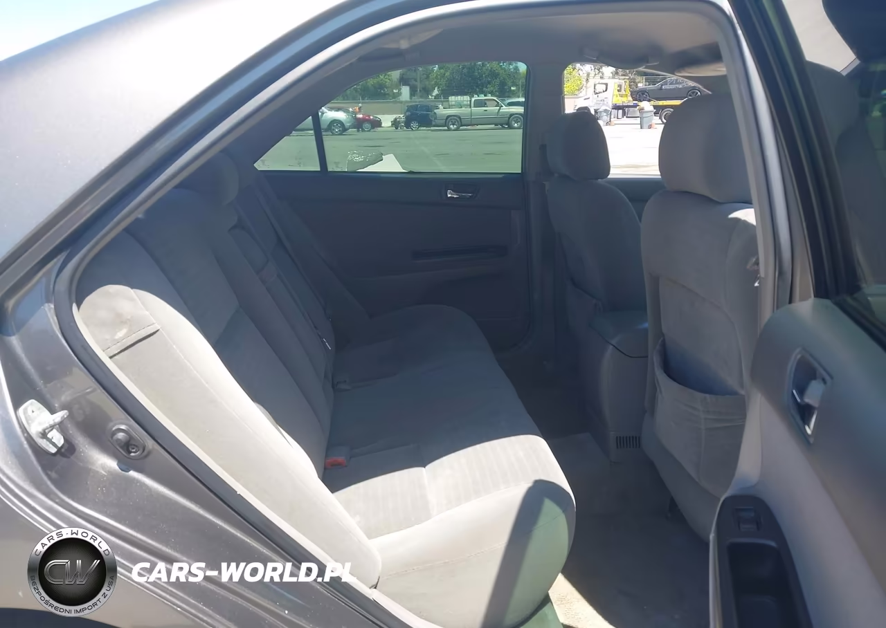 2005 Toyota Camry Le VIN:4T1BE32K25U989506 - 8