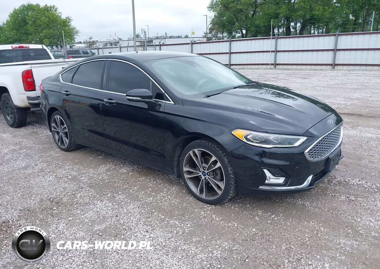 2019 Ford Fusion Titanium – zdjęcie 1 z 16
