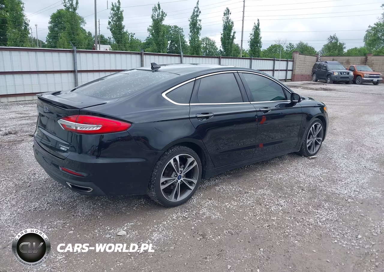 2019 Ford Fusion Titanium VIN:3FA6P0D97KR117484 - 4