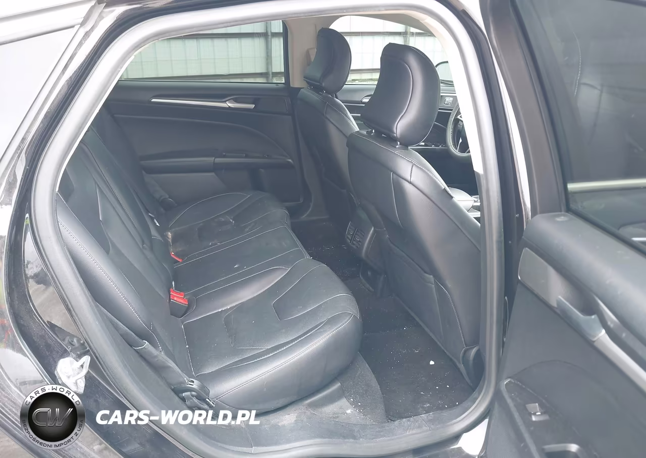 2019 Ford Fusion Titanium VIN:3FA6P0D97KR117484 - 8