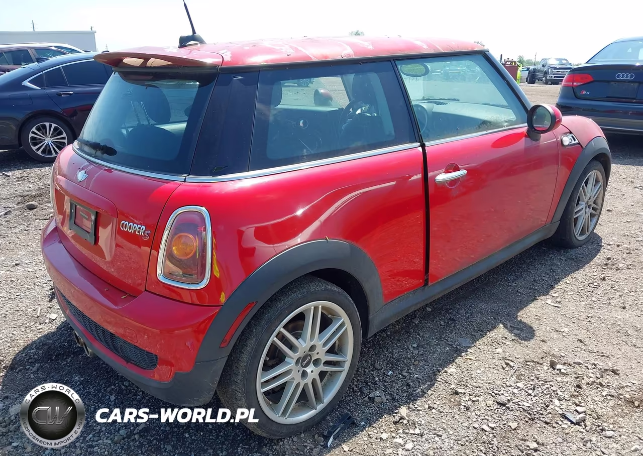 2007 Mini Cooper S VIN:WMWMF73597TL92160 - 4