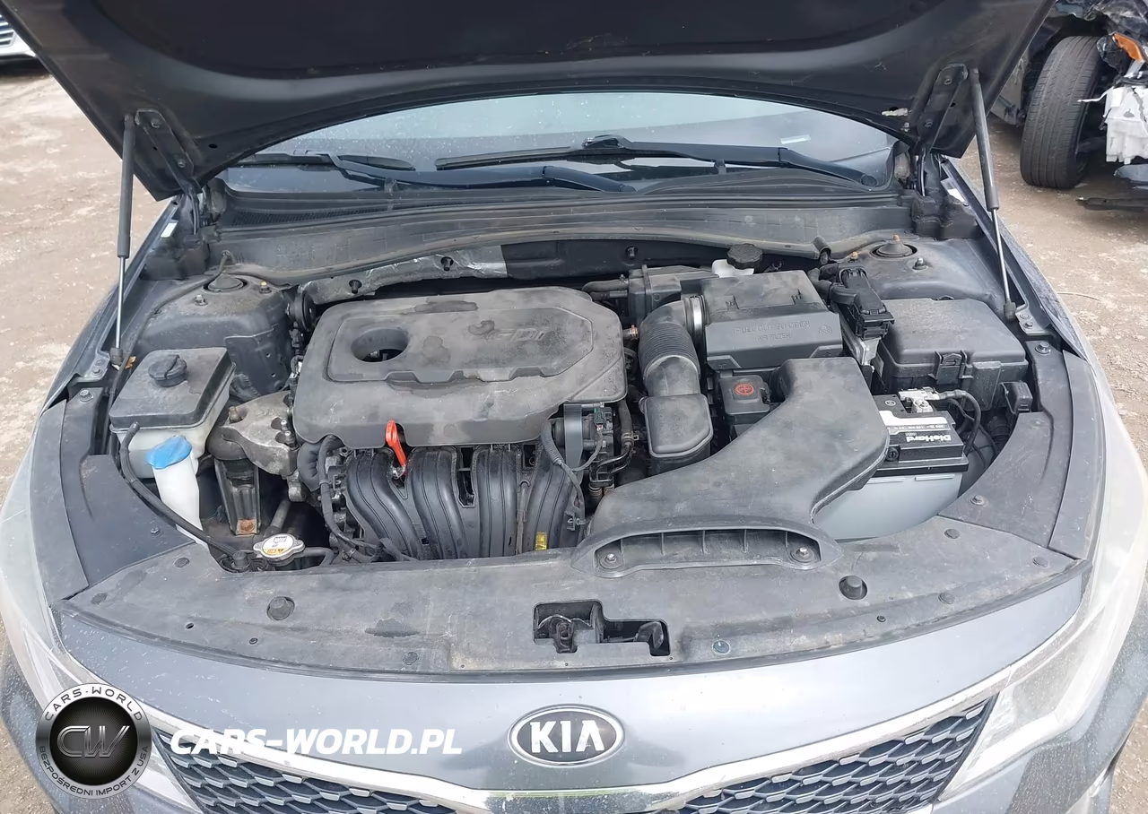 2018 Kia Optima S VIN:5XXGT4L33JG193845 - 10