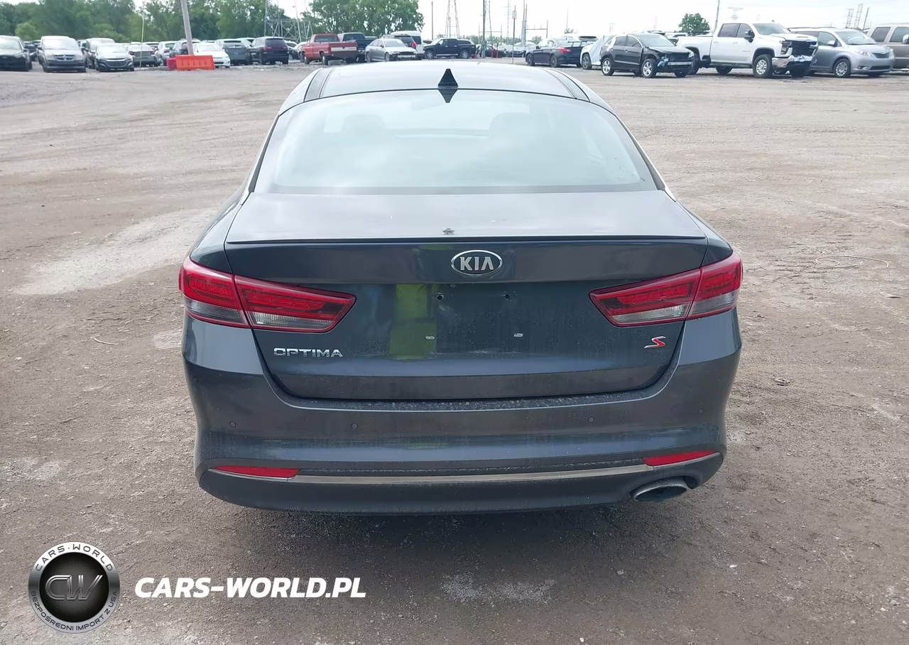 2018 Kia Optima S VIN:5XXGT4L33JG193845 - 16