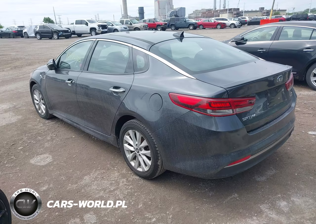 2018 Kia Optima S VIN:5XXGT4L33JG193845 - 3