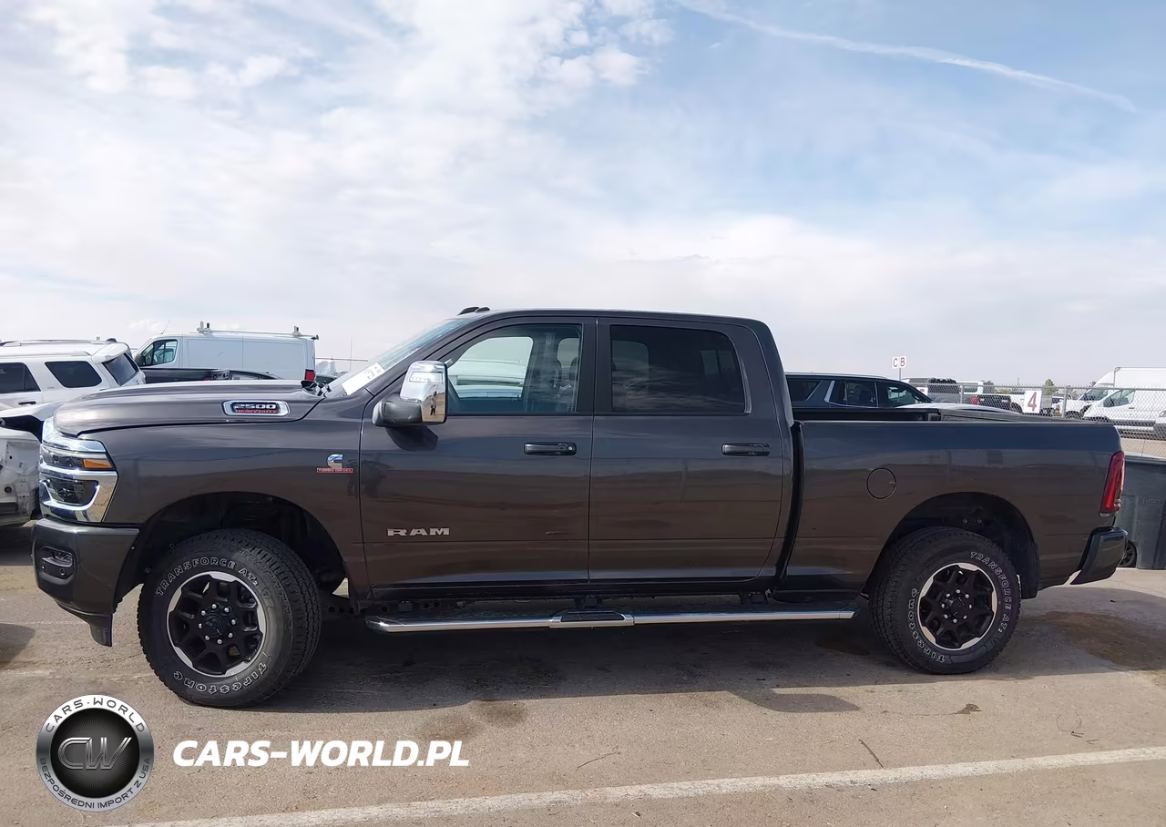 2025 Ram 2500 Laramie 4X4 6'4 Box VIN:3C63R5FL5SG536773 - 14