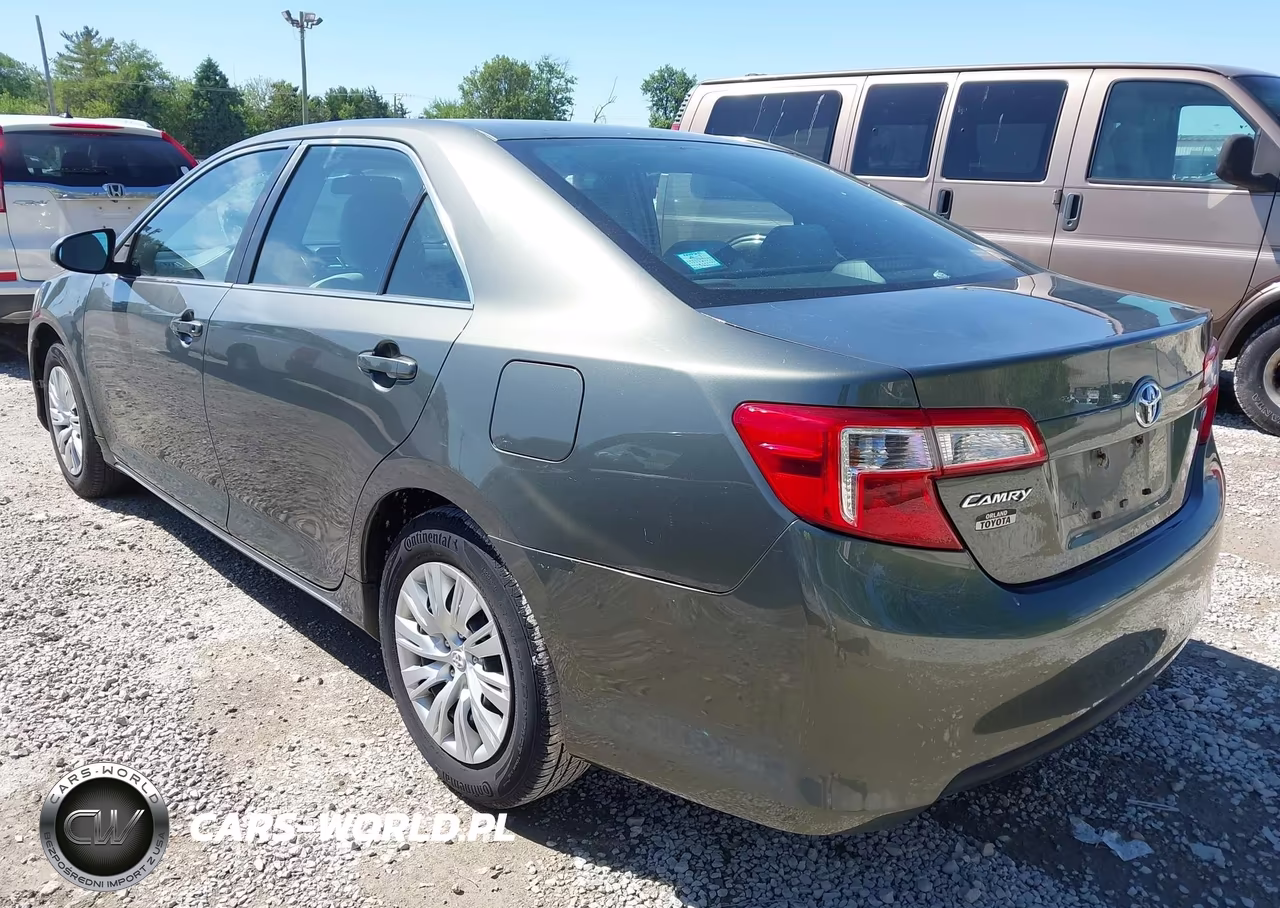2013 Toyota Camry Le VIN:4T4BF1FK7DR313827 - 3
