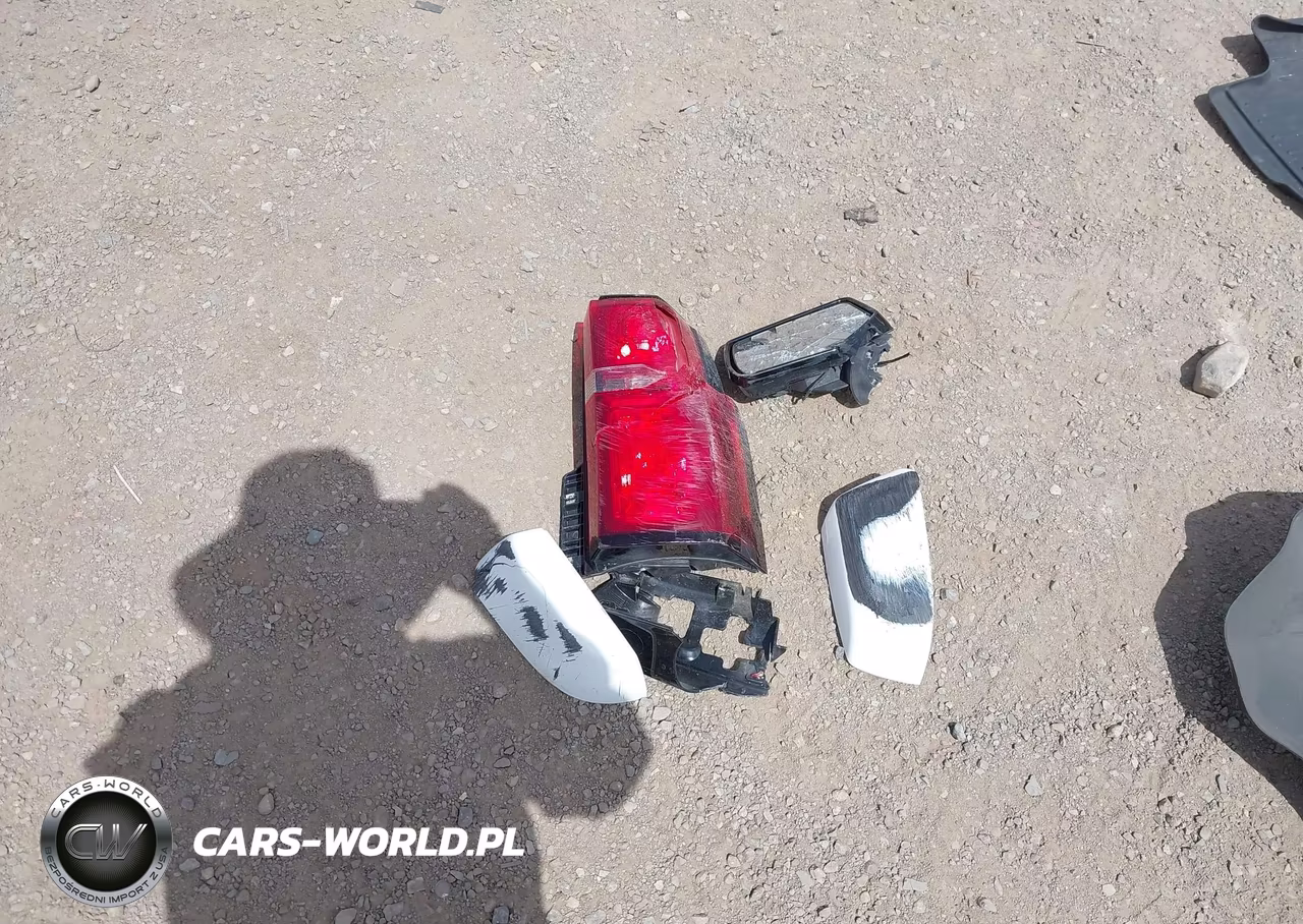 2019 Chevrolet Tahoe Lt VIN:1GNSCBKC1KR282271 - 12