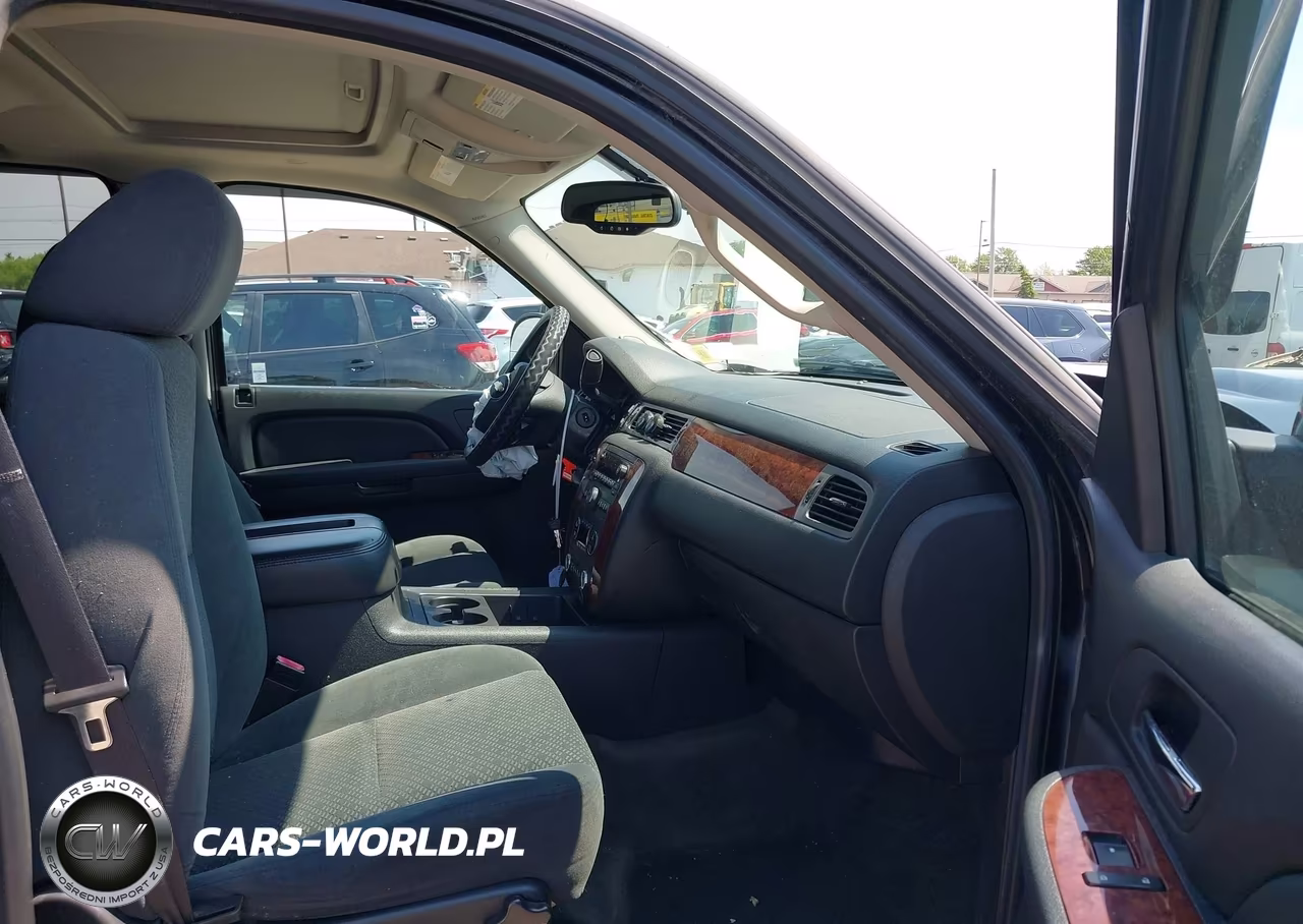 2008 Chevrolet Tahoe Lt VIN:1GNFK13068R175034 - 5