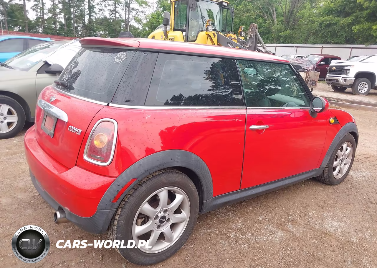 2009 Mini Cooper VIN:WMWMF33549TW78526 - 4