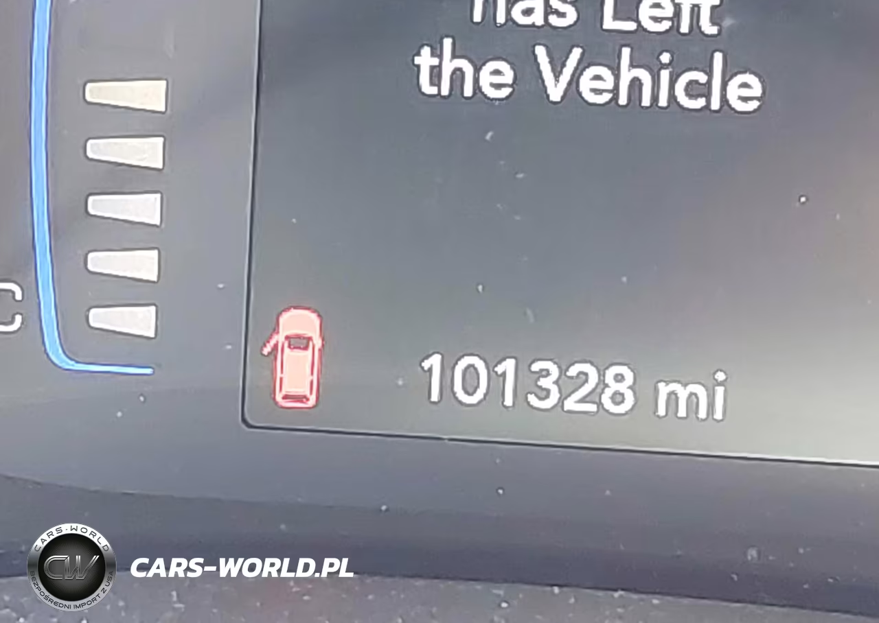 2018 Chrysler Pacifica L VIN:2C4RC1AG1JR198448 - 15