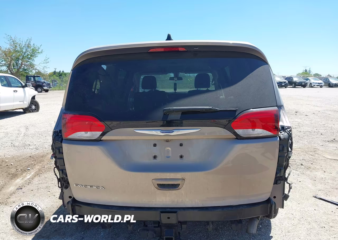2018 Chrysler Pacifica L VIN:2C4RC1AG1JR198448 - 16