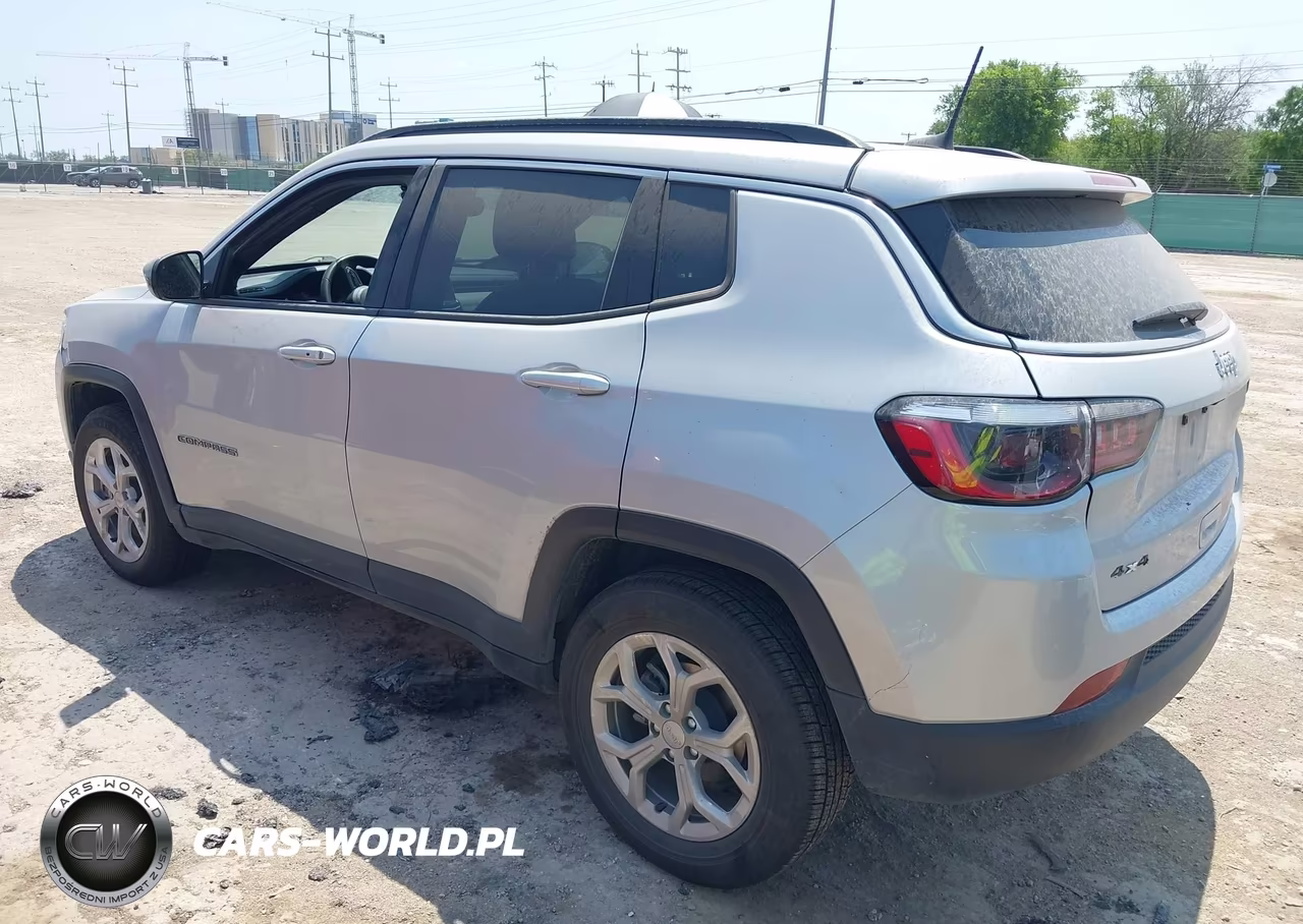 2024 Jeep Compass Latitude 4X4 VIN:3C4NJDBN8RT111513 - 3