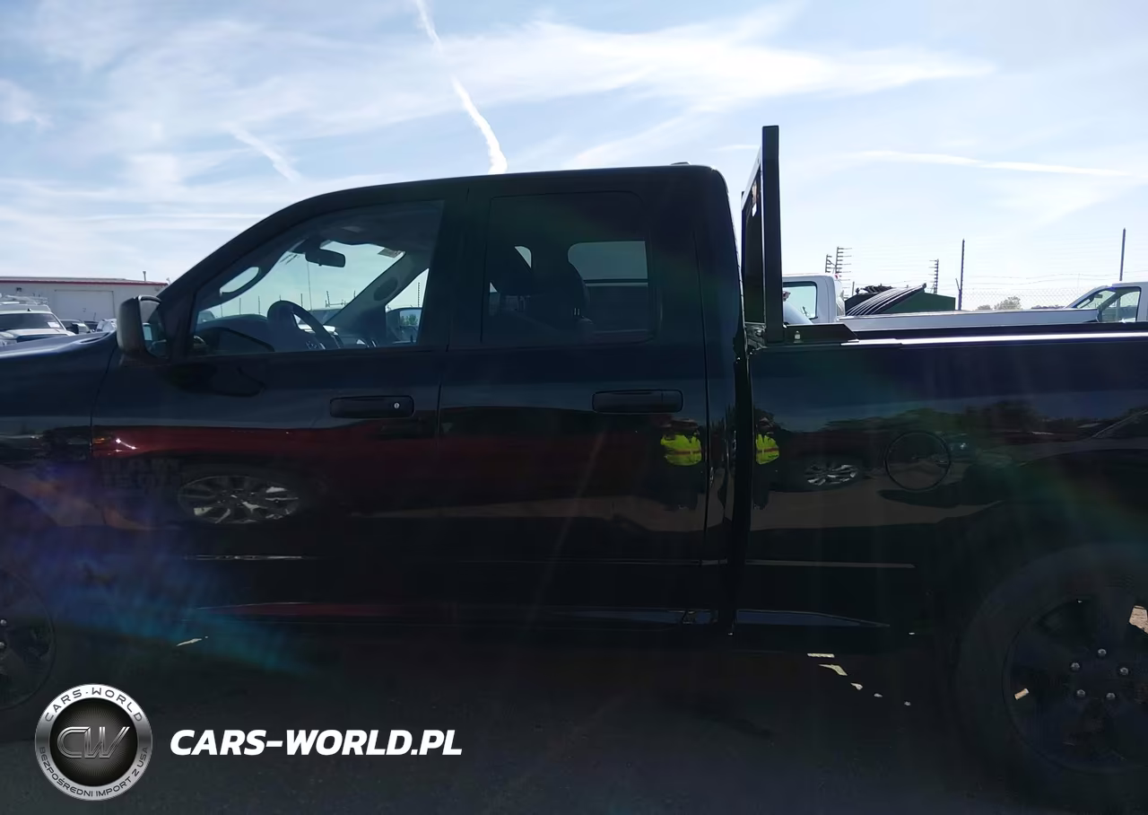 2021 Ram 1500 Classic Express 4X4 6'4 Box VIN:1C6RR7FG8MS593361 - 14