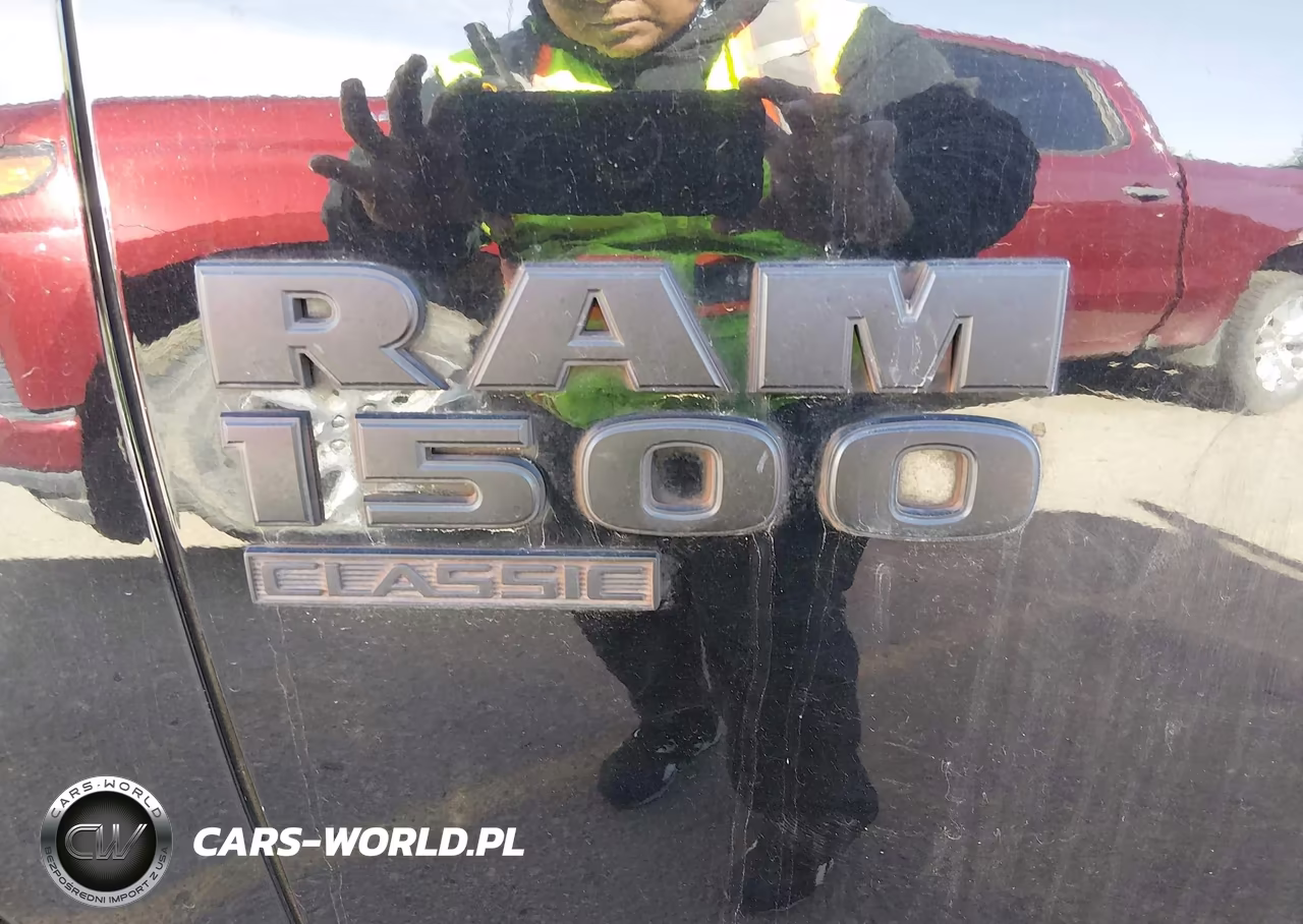 2021 Ram 1500 Classic Express 4X4 6'4 Box VIN:1C6RR7FG8MS593361 - 17