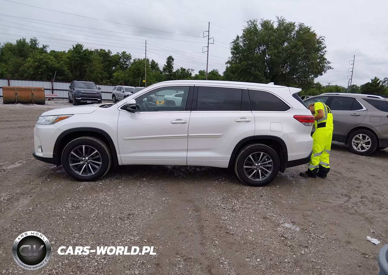2017 Toyota Highlander Xle VIN:5TDJZRFH1HS391292 - 14