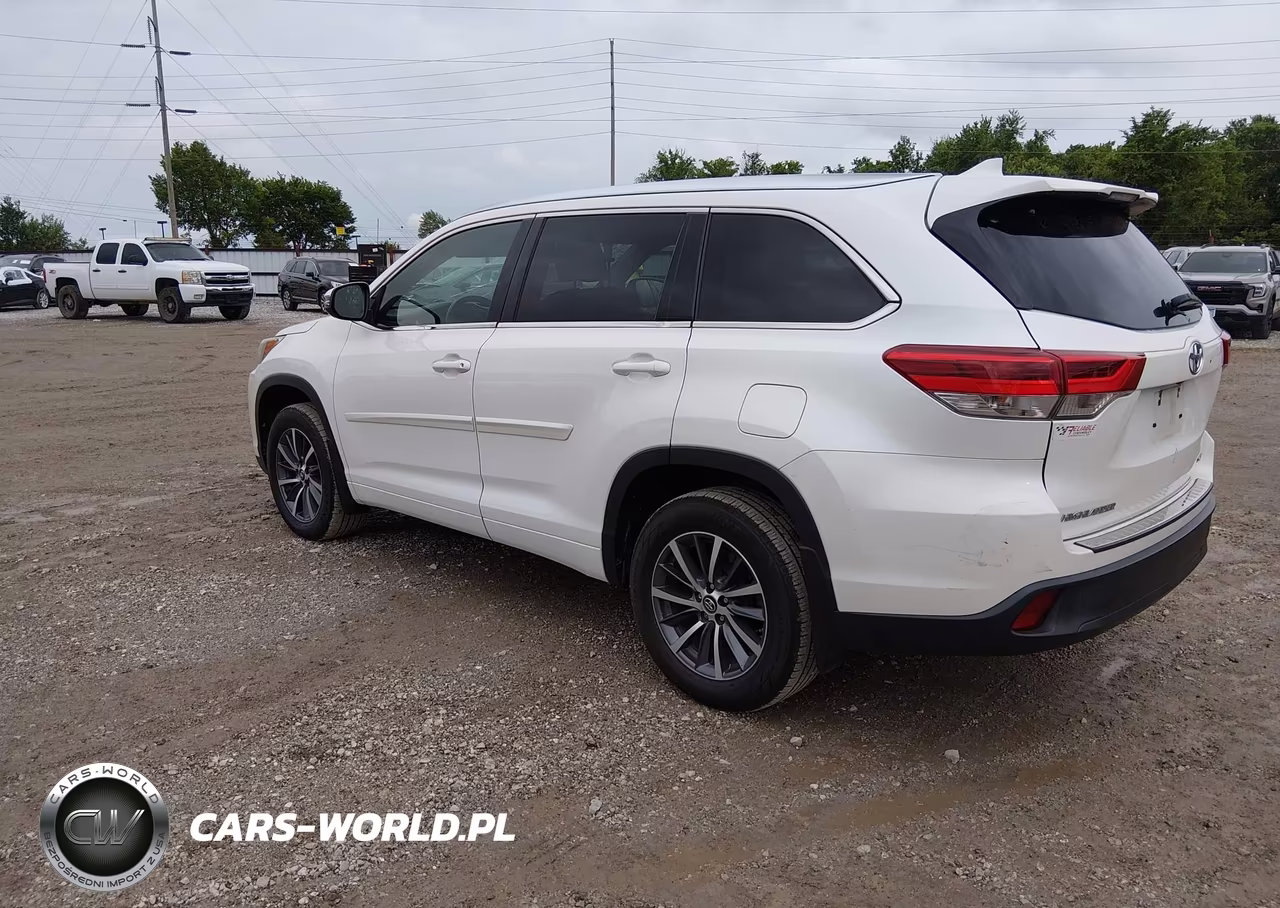 2017 Toyota Highlander Xle VIN:5TDJZRFH1HS391292 - 3