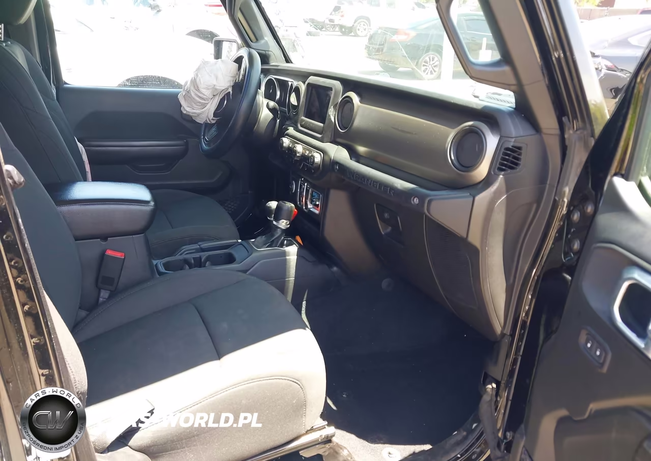 2018 Jeep Wrangler Unlimited Sport S 4X4 VIN:1C4HJXDG1JW147720 - 5