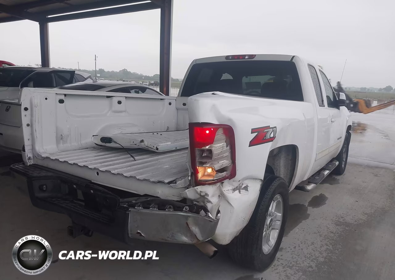 2011 Chevrolet Silverado 1500 Lt VIN:1GCRCSE00BZ188343 - 4