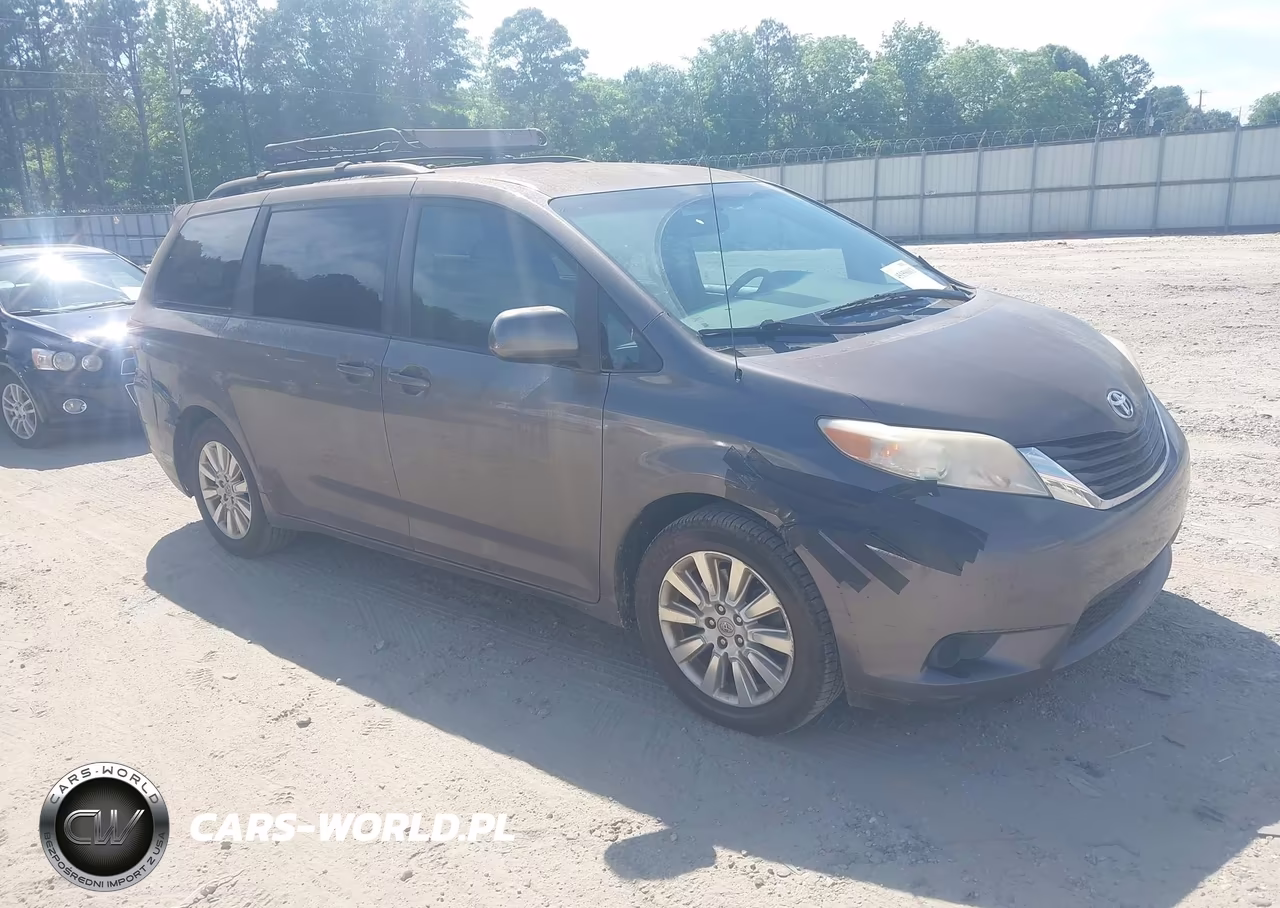 2011 Toyota Sienna Le