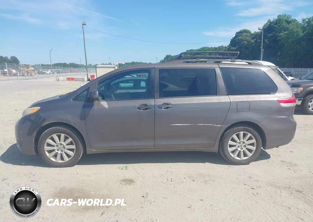 2011 Toyota Sienna Le VIN:5TDJK3DC1BS022920 - 14
