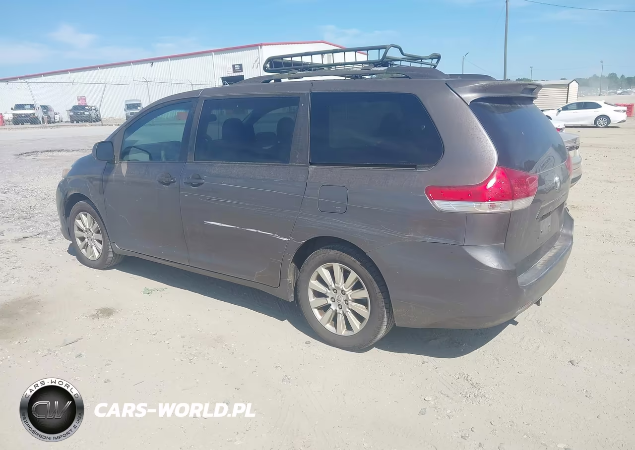 2011 Toyota Sienna Le VIN:5TDJK3DC1BS022920 - 3