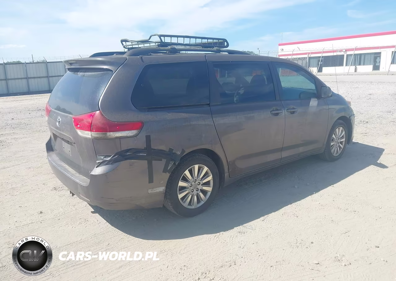 2011 Toyota Sienna Le VIN:5TDJK3DC1BS022920 - 4