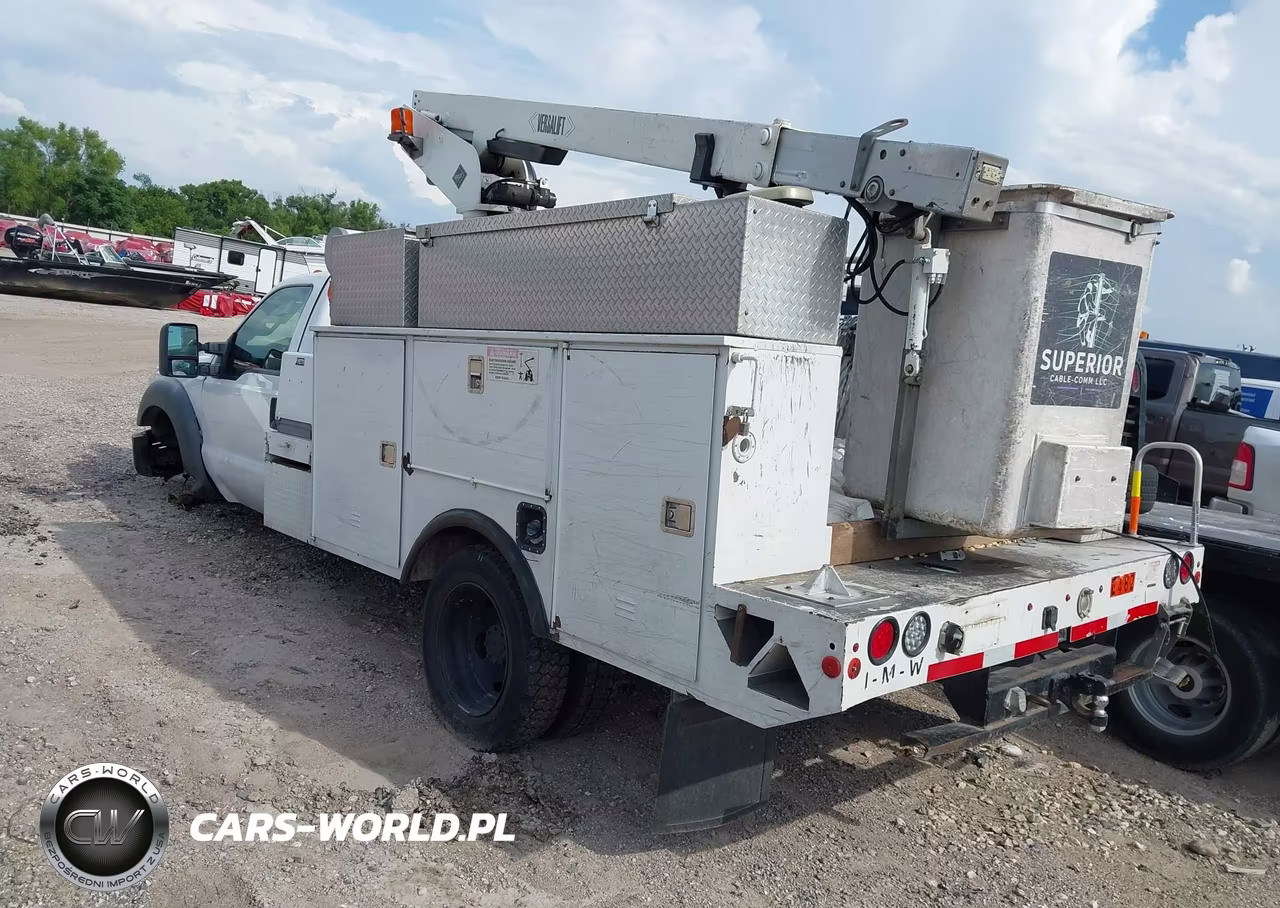 2013 Ford F-450 Chassis Xl VIN:1FDUF4GY1DEA42684 - 3