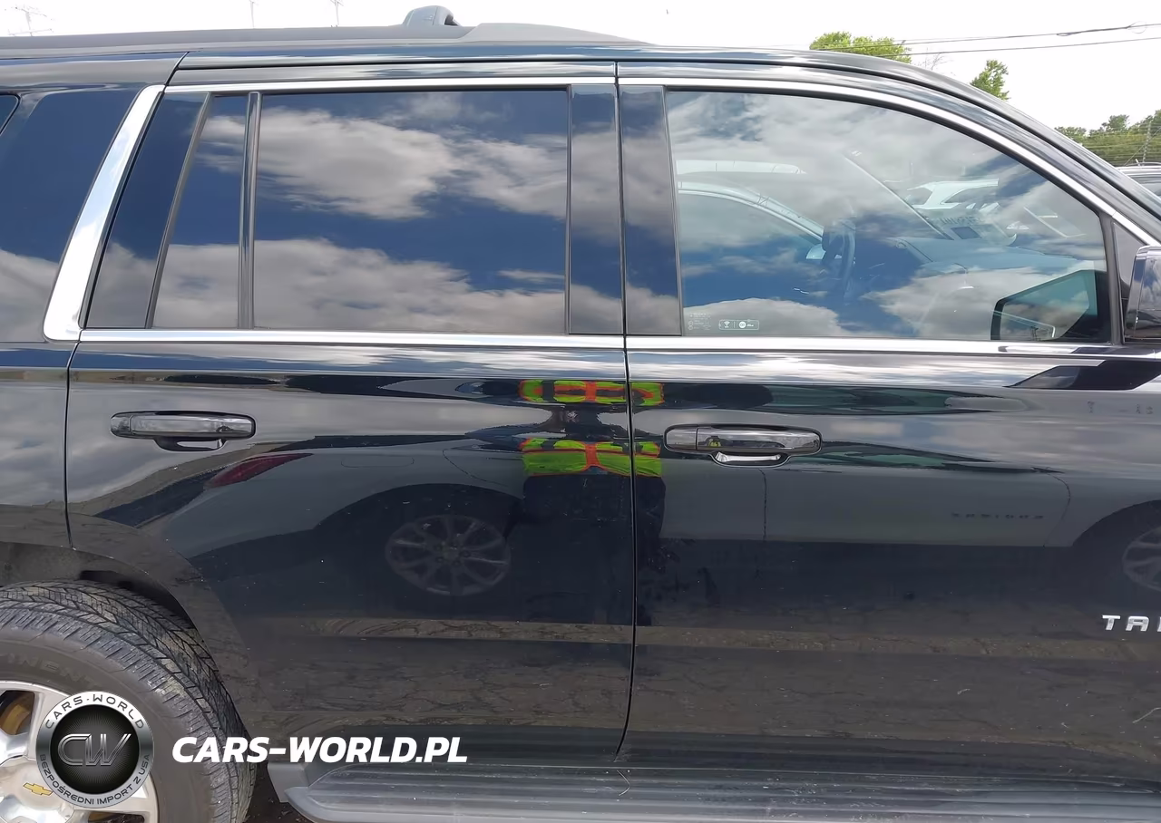 2017 Chevrolet Tahoe Ls VIN:1GNSCAKC9HR365496 - 14