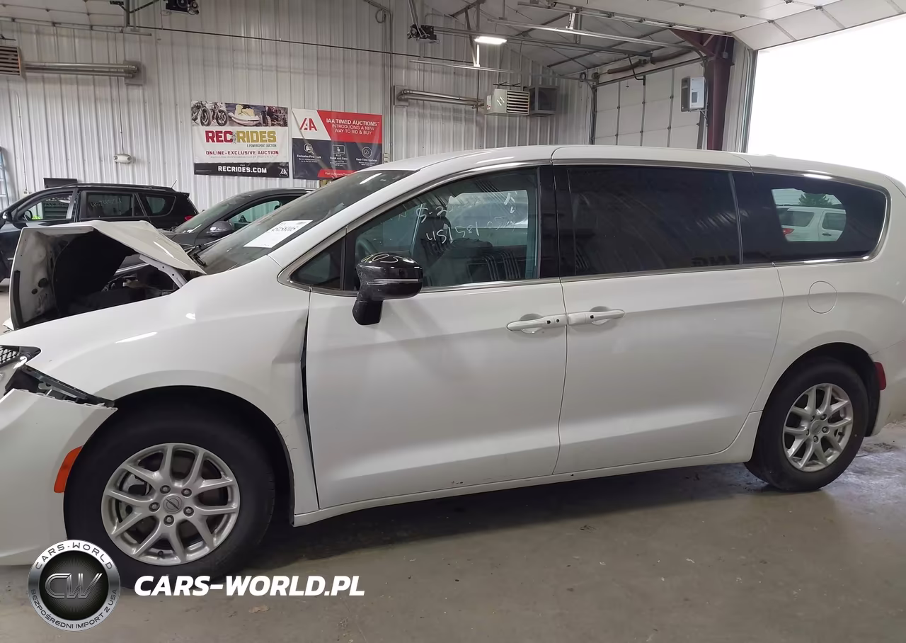 2024 Chrysler Pacifica Touring VIN:2C4RC1FG6RR119277 - 15