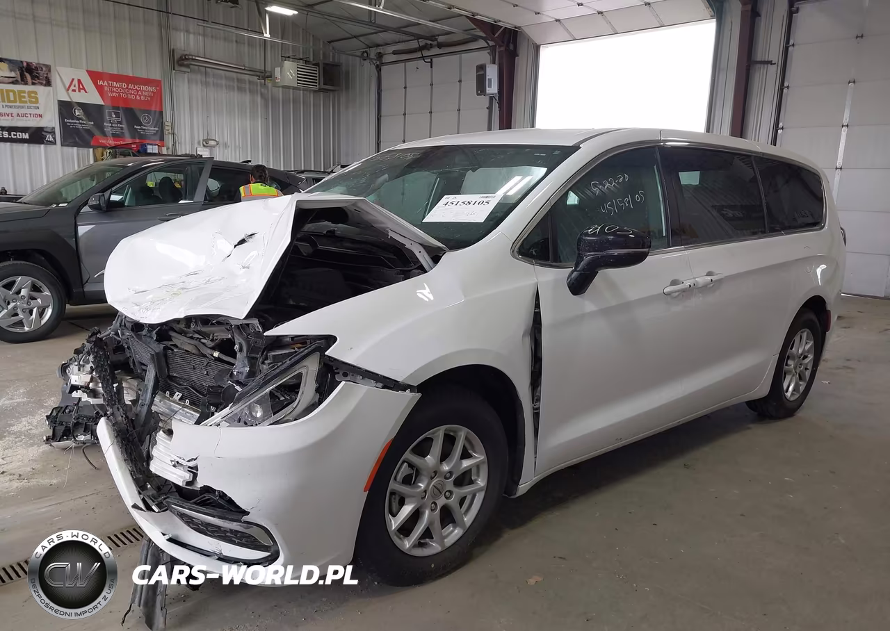 2024 Chrysler Pacifica Touring VIN:2C4RC1FG6RR119277 - 2