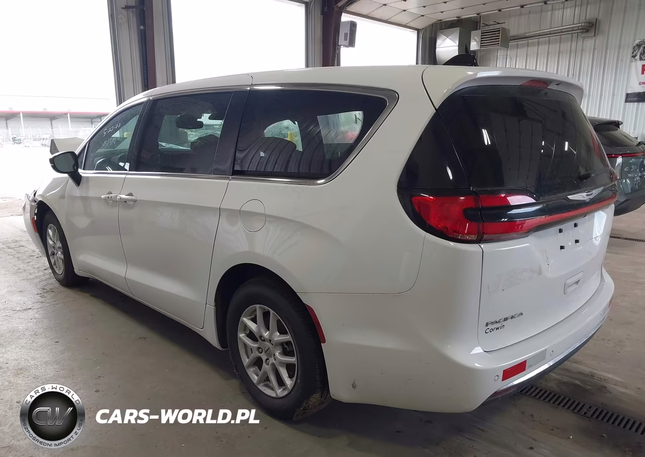 2024 Chrysler Pacifica Touring VIN:2C4RC1FG6RR119277 - 3