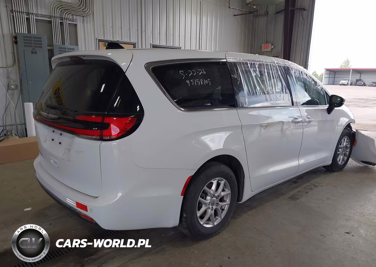 2024 Chrysler Pacifica Touring VIN:2C4RC1FG6RR119277 - 4