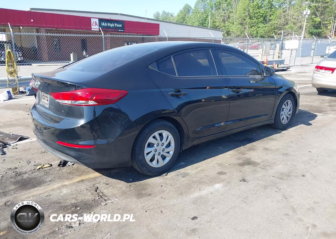 2018 Hyundai Elantra Se VIN:5NPD74LF9JH313637 - 4